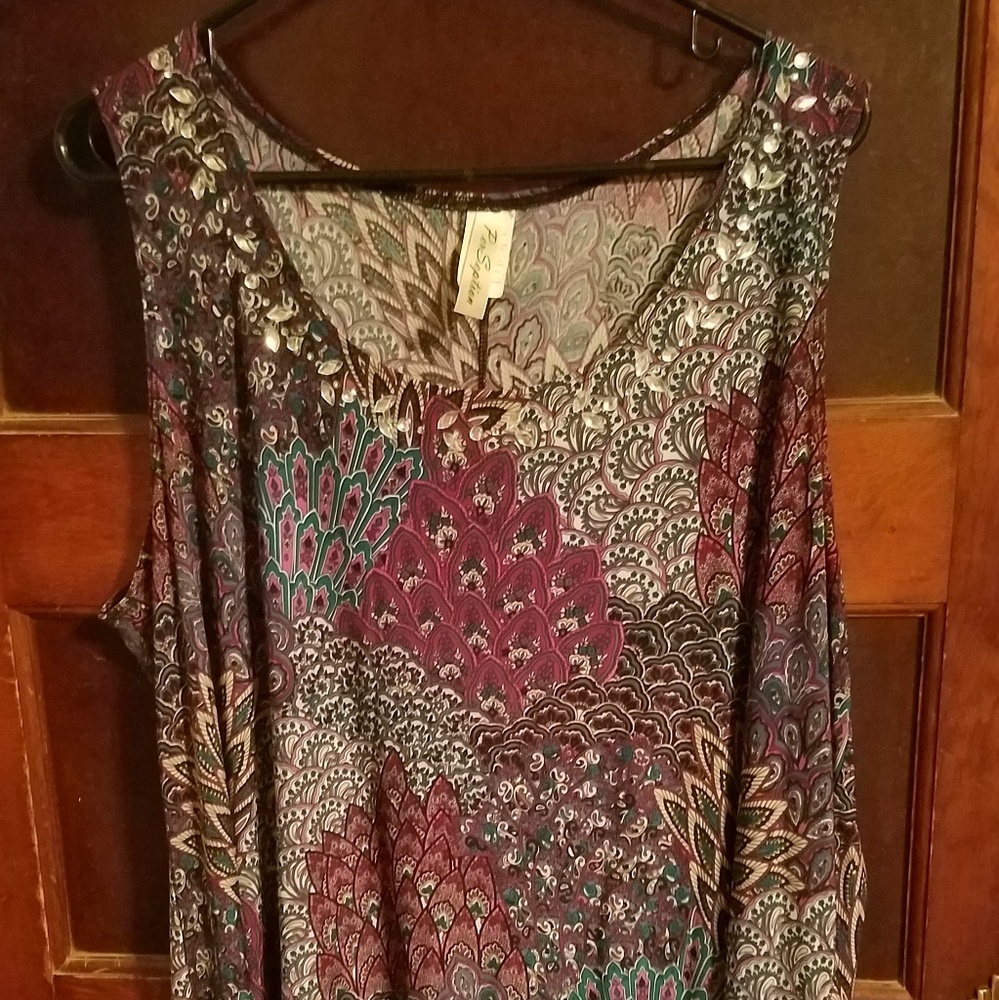 Multicolor tank